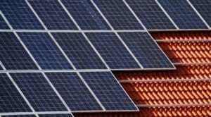 Como começar trabalhar com energia solar? 4 Leia mais sobre o artigo Como começar trabalhar com energia solar?